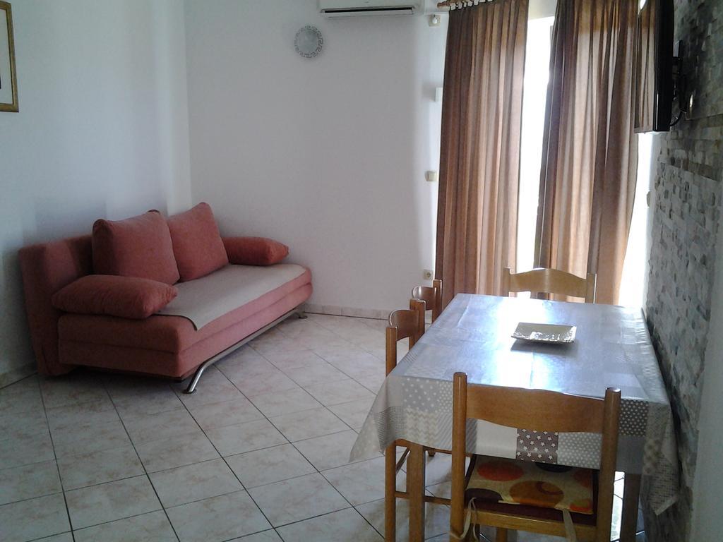 Sunny Blue Apartments 오미스 객실 사진