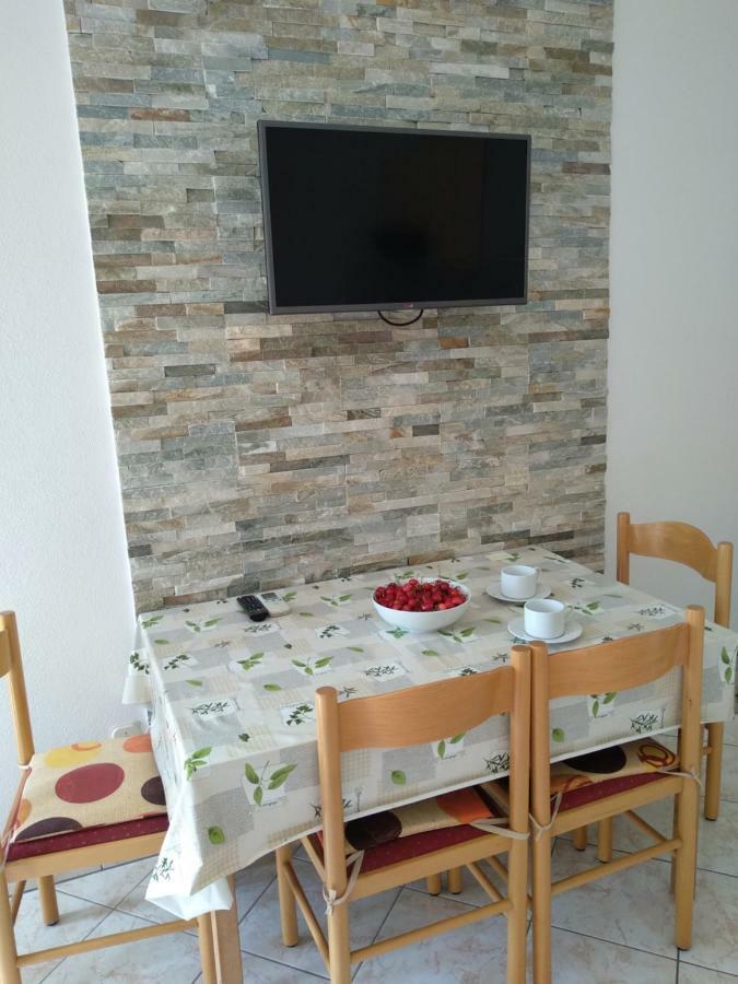Sunny Blue Apartments 오미스 외부 사진