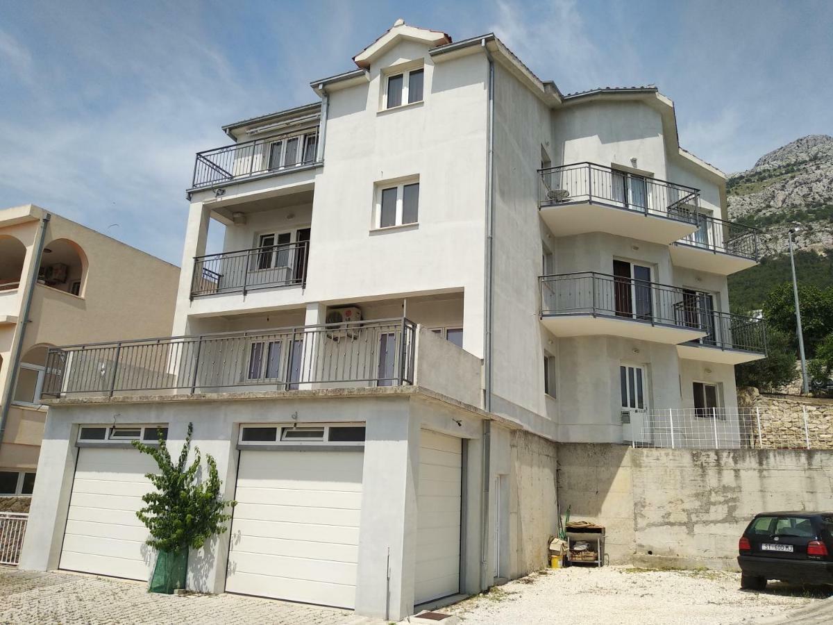 Sunny Blue Apartments 오미스 외부 사진